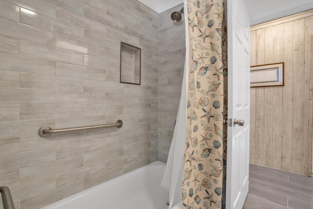 4 Bd Near Beach Spacious Solar Heated Pool Waterfront Home Помпано Бийч Екстериор снимка