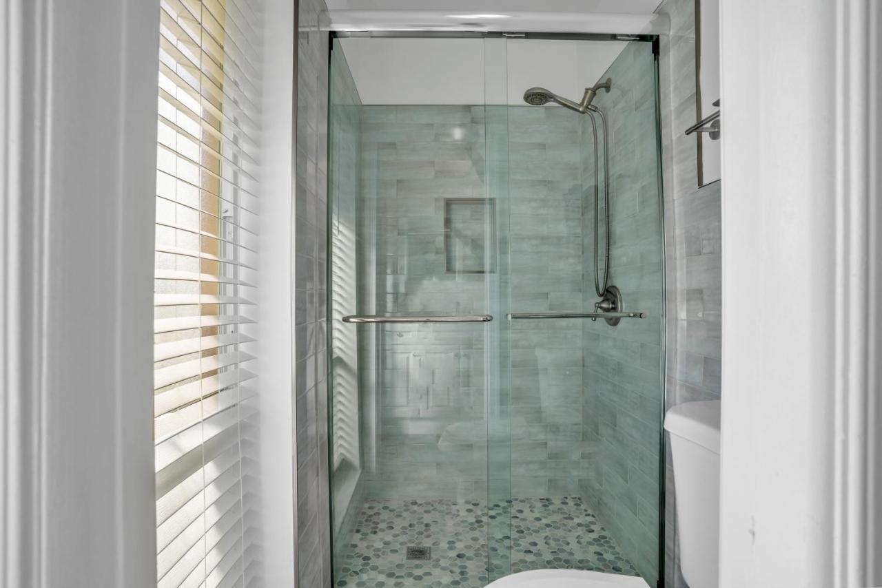 4 Bd Near Beach Spacious Solar Heated Pool Waterfront Home Помпано Бийч Екстериор снимка